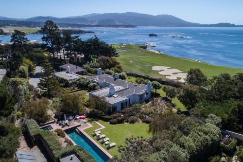 Luxury Home on 18th Hole of Pebble Beach Golf