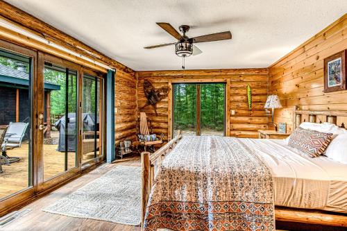 Katil atau katil-katil dalam bilik di Carroll's Cabin