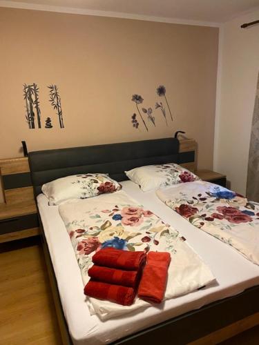 Postel nebo postele na pokoji v ubytování Živahna hiša