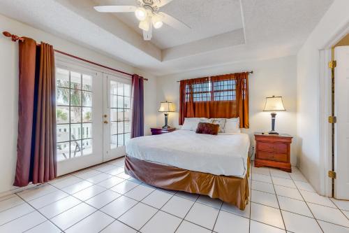 Un pat sau paturi într-o cameră la Casa De La Isla