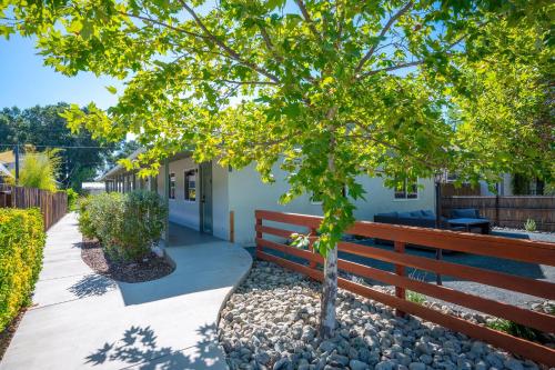 Central Ace High Bungalow – Photos 3