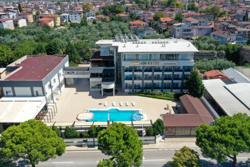Lake Life Hotel – Photos 2
