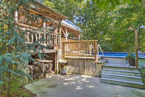 Fotografie z fotogalerie ubytování Rustic Tennessee Country Retreat on 2 Acres! v destinaci White House