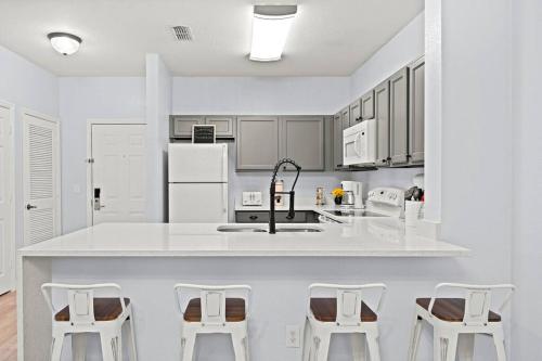 15 minutes way from Disney Condo Resort Pool Sleeps 10 photo 83