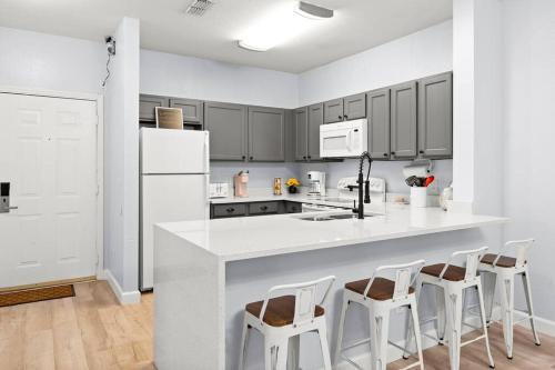 15 minutes way from Disney Condo Resort Pool Sleeps 10 photo 82
