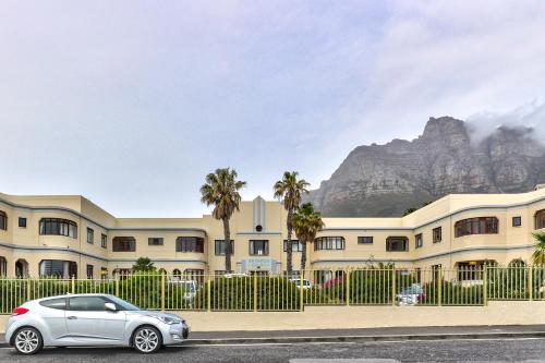 Beach Views -Camps Bay Village