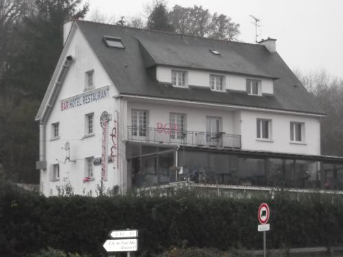 Gallery image of Hotel Tyblomen in Le Faouët
