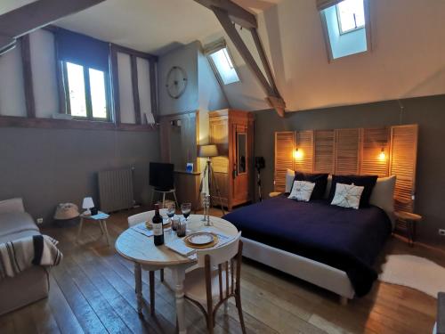 Posteľ alebo postele v izbe v ubytovaní Charmante maisonnette au calme entre Beauce et Perche
