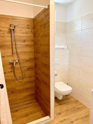 Bilik mandi di Panoráma Apartman Mogyoród