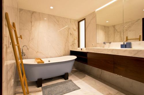 Boutique Rentals- Hidden Garden Porto's downtown