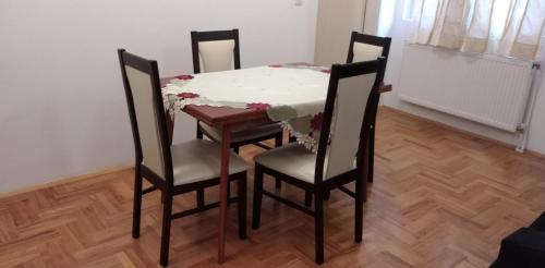 Φωτογραφία από το άλμπουμ του Lovely condo next to salt room, bus station στα Σκόπια