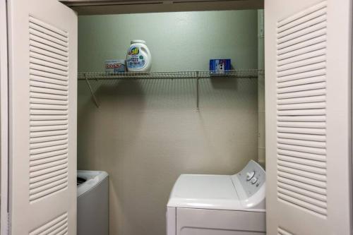Foto dalla galleria di Lux 2BD 2BA minutes from the water a Pensacola