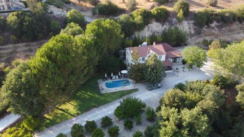 Una vista aérea de Ayios Sozontas Villa - The ideal getaway