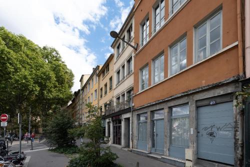 LE LOFT ETHNIC - avec jolie vue sur la Saône