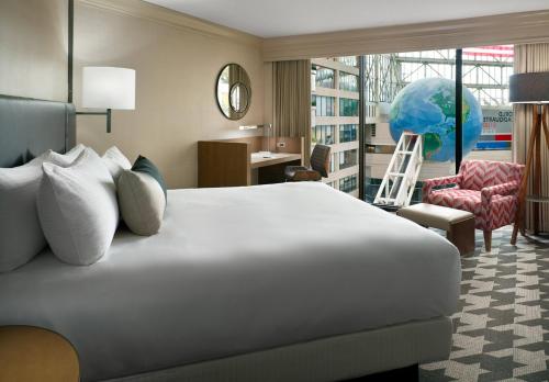 Omni Atlanta Hotel at Centennial Park Image