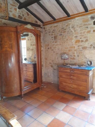Fotografia z galérie ubytovania La petite maison bleue avec piscine v destinácii Loubejac