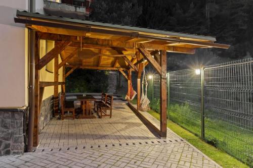 Gambar di galeri bagi Casa Georgea di Săcele