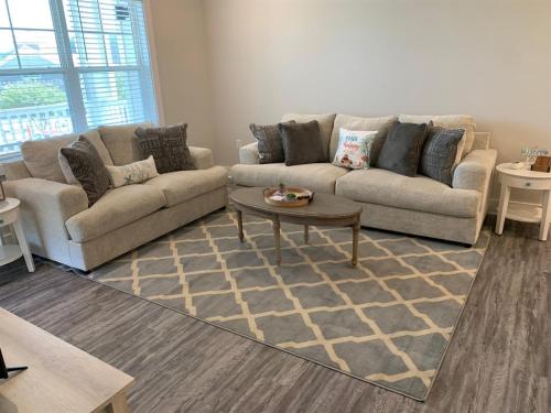 1610 Crow Creek – Photos 3