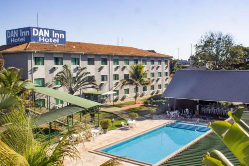 Piscine de l'établissement Hotel Dan Inn Uberaba & Convenções By Nacional Inn ou située à proximité