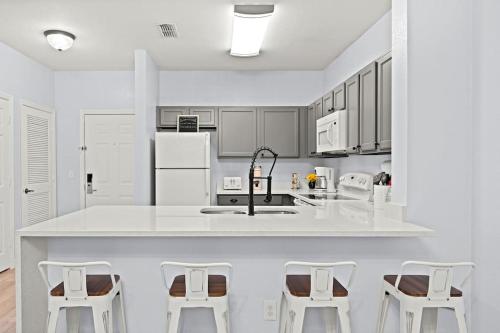 15 minutes way from Disney Condo Resort Pool Sleeps 10 photo 64