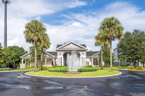 15 minutes way from Disney Condo Resort Pool Sleeps 10 photo 5