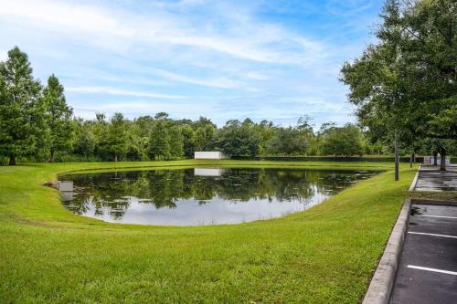 15 minutes way from Disney Condo Resort Pool Sleeps 10 photo 40