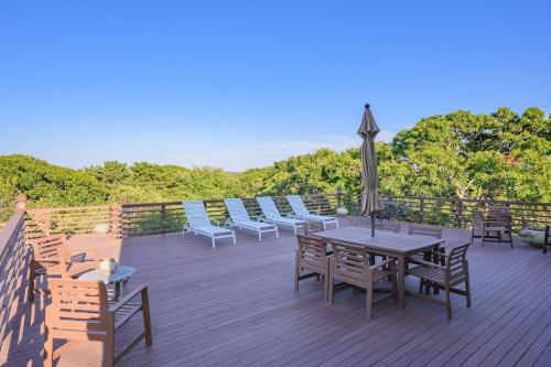 Beachside Duplex by Leavetown Vacations – Photos 5