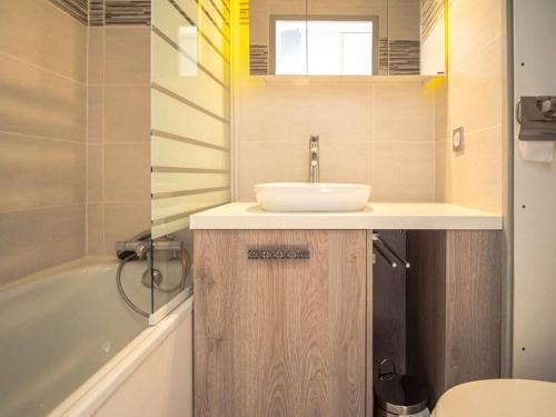 Koupelna v ubytování Val Thorens - Appart pour 6, 3 Flocons Or, 2 bains, proche remontées mécaniques - FR-1-637-48