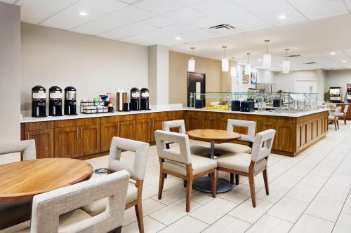 Staybridge Suites Orlando Royale Parc Suites, an IHG Hotel Image