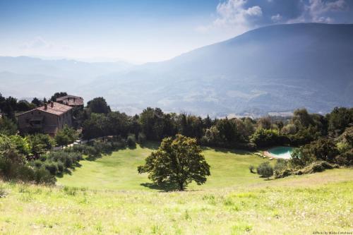 Un paisaje natural cerca de la estancia rural