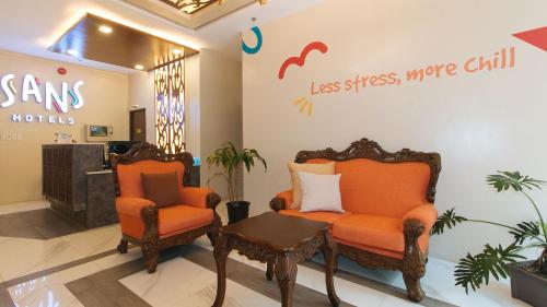 Predvorje ili recepcija u objektu Sans Hotel at Algers Suites Marikina by RedDoorz