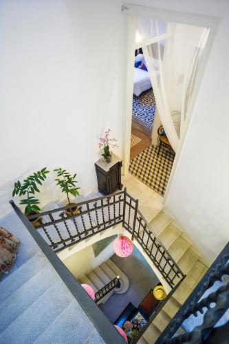 an overhead view of a staircase in a house at Cal Peó B&B Cardedeu in Cardedeu
