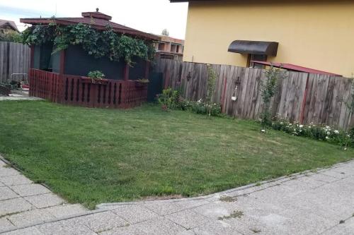 Κήπος έξω από το Casa Merilor I & II
