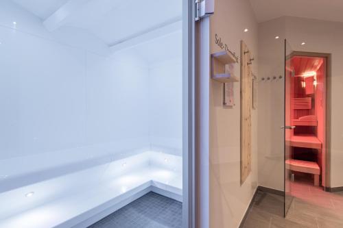 Una cama o camas en una habitación de Skihotel Haus Gurgl