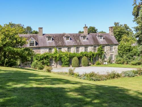 Ty Fry Manor – Photos 2
