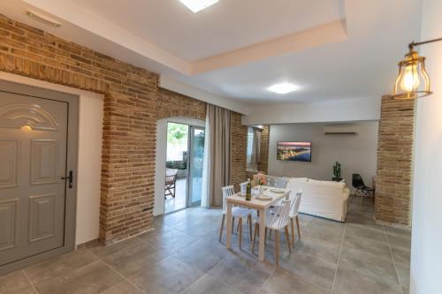 Camara Suite (Sea & City)