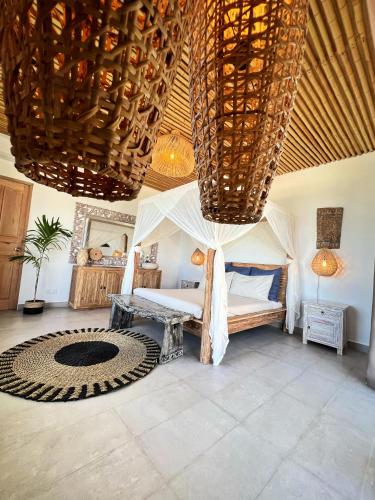 Una cama o camas en una habitación de Met House