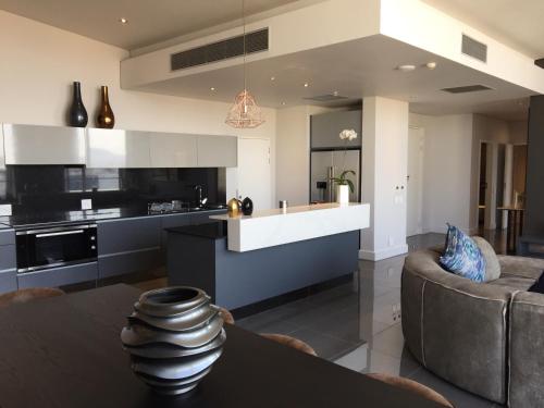 Dapur atau dapur kecil di The Capital Menlyn Maine