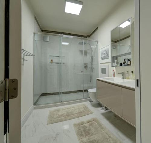 L'appartement tesisinde bir banyo