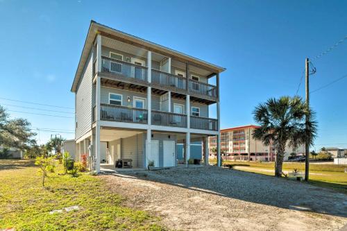 Mexico Beach Home with Balcony - Steps to Beach