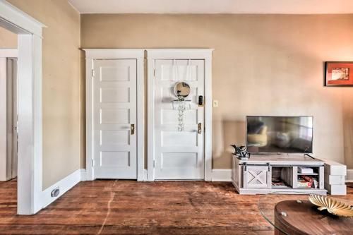 Ideally Located Apt with Balcony Pet Friendly! – Photos 2