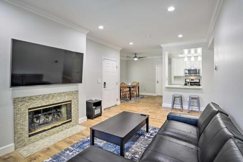 Φωτογραφία από το άλμπουμ του Bright Sunnyvale Condo with Community Pool! σε Σανιβέιλ