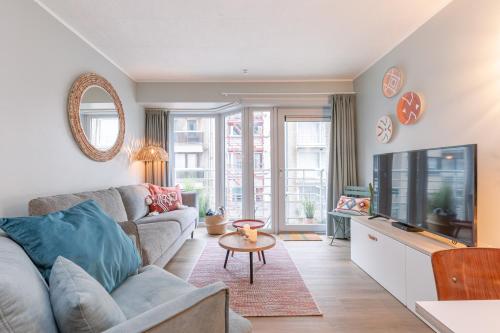 Be at Sea in Ostend all-in luxury apartment , outdoor pool, side seaview tesisinde bir oturma alanı