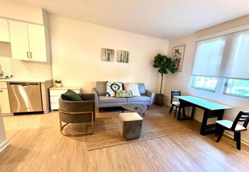 Luxury Apartment 1B1B with private parking