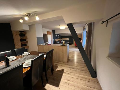 Η κουζίνα ή μικρή κουζίνα στο Apartments Chalet Sonnentanz