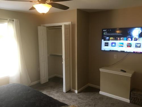 Photo de la galerie de l'établissement cozy, quiet, rural hideaway close to everything2, à Jacksonville