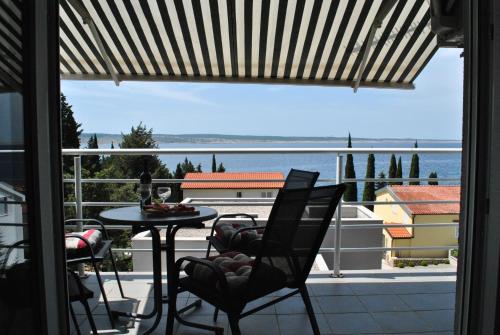 Un balcon sau o terasă la Apartments Smokvica