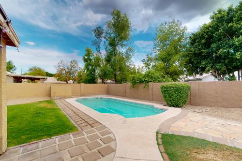 Chandler Escape – Photos 3