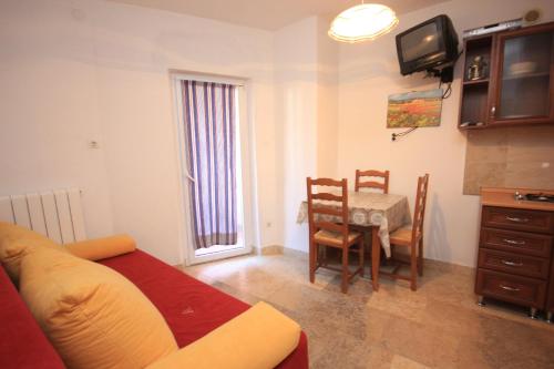 Family-friendly apartments with swimming pool Rovinj - 3394