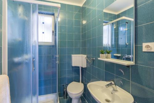 Apartments with parking space Porec - 7033